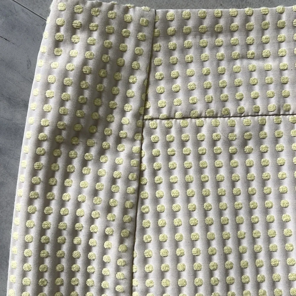 Loft  Mini skirt  Polkadots embroidered in yellow on cream background Lined Sz 4